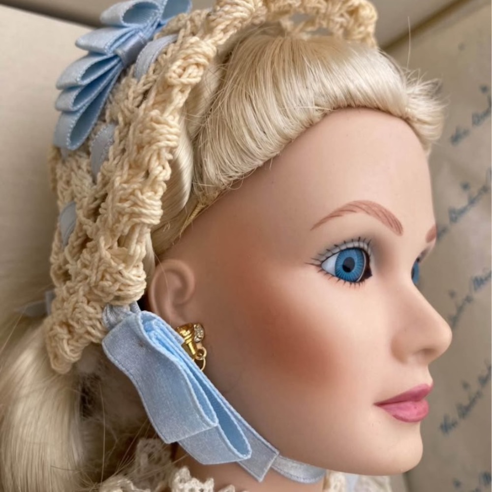 ***SOLD***Danbury Mint Porcelain Doll with Blue Eyes - Picture 2 of 6